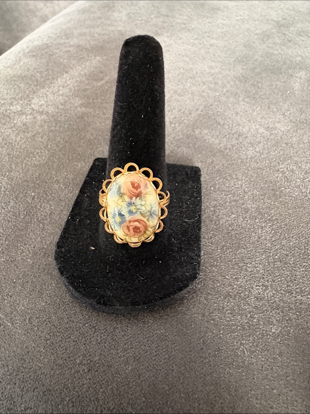 Floral Porcelain Cameo Ring in Gold-tone